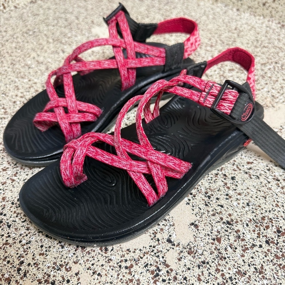 Chaco Z/Volv X2 Sandals W6- like new condition - Picture 3 of 7